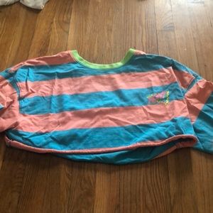 Cropped colorful tee